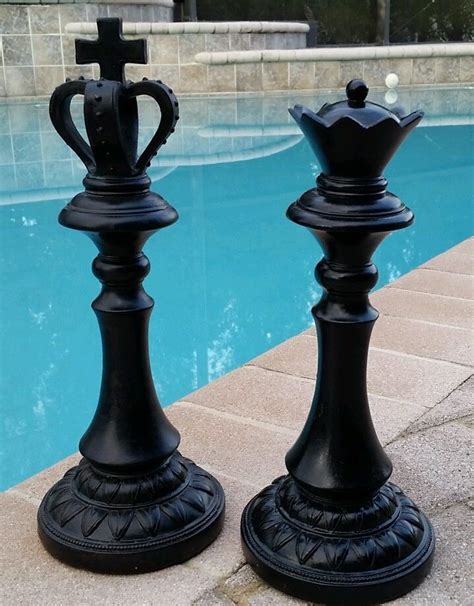 king and queen chess piece decor